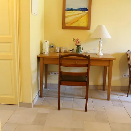 Le Clos Fleuri Hotel