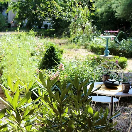 Le Clos Fleuri Hotel *