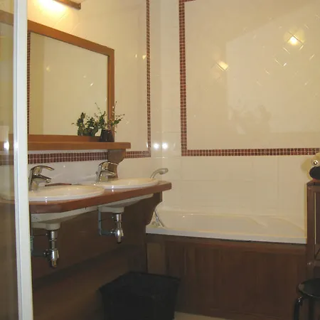 Le Clos Fleuri Hotel *