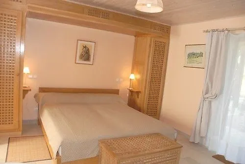 Le Clos Fleuri Hotel *