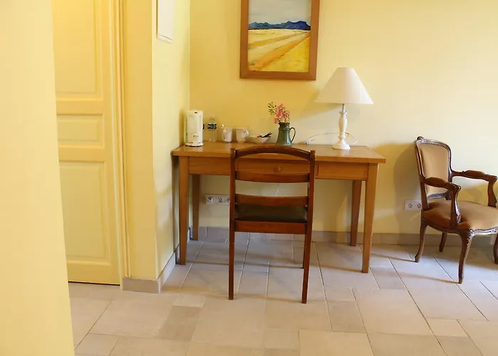 Le Clos Fleuri Hotel
