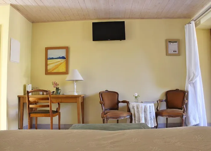 Le Clos Fleuri Hotel