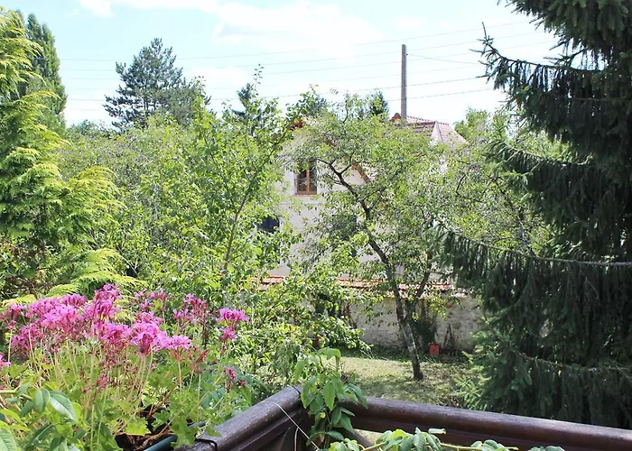 Le Clos Fleuri Hotel