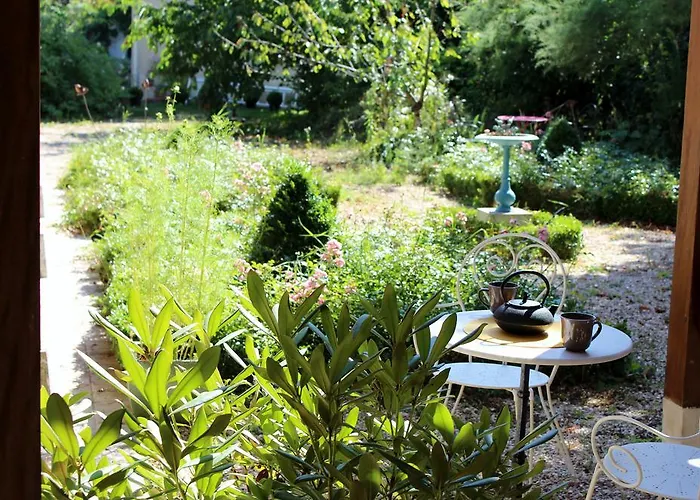 Le Clos Fleuri Hotel *